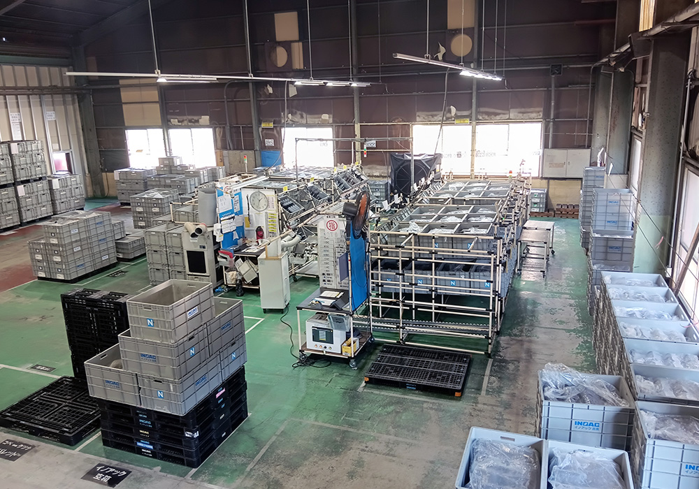 沓名産業の強み 在庫管理と工程処理を一体化した倉庫以上、工場未満のスマート物流。