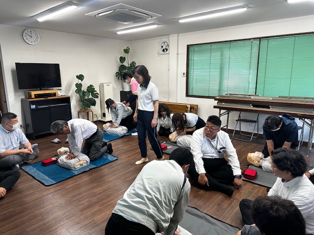 救命法・AED講習会を実施しました。